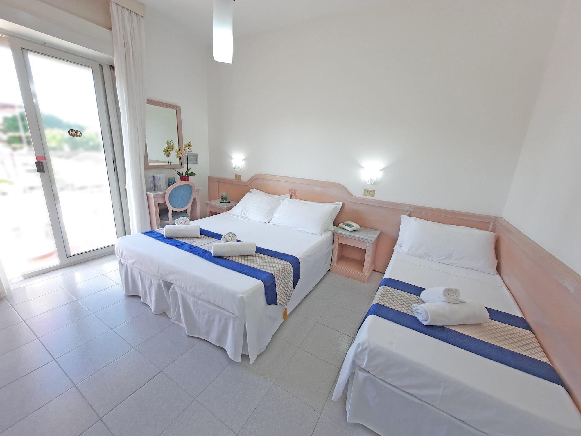 Triple Room Partial Sea View