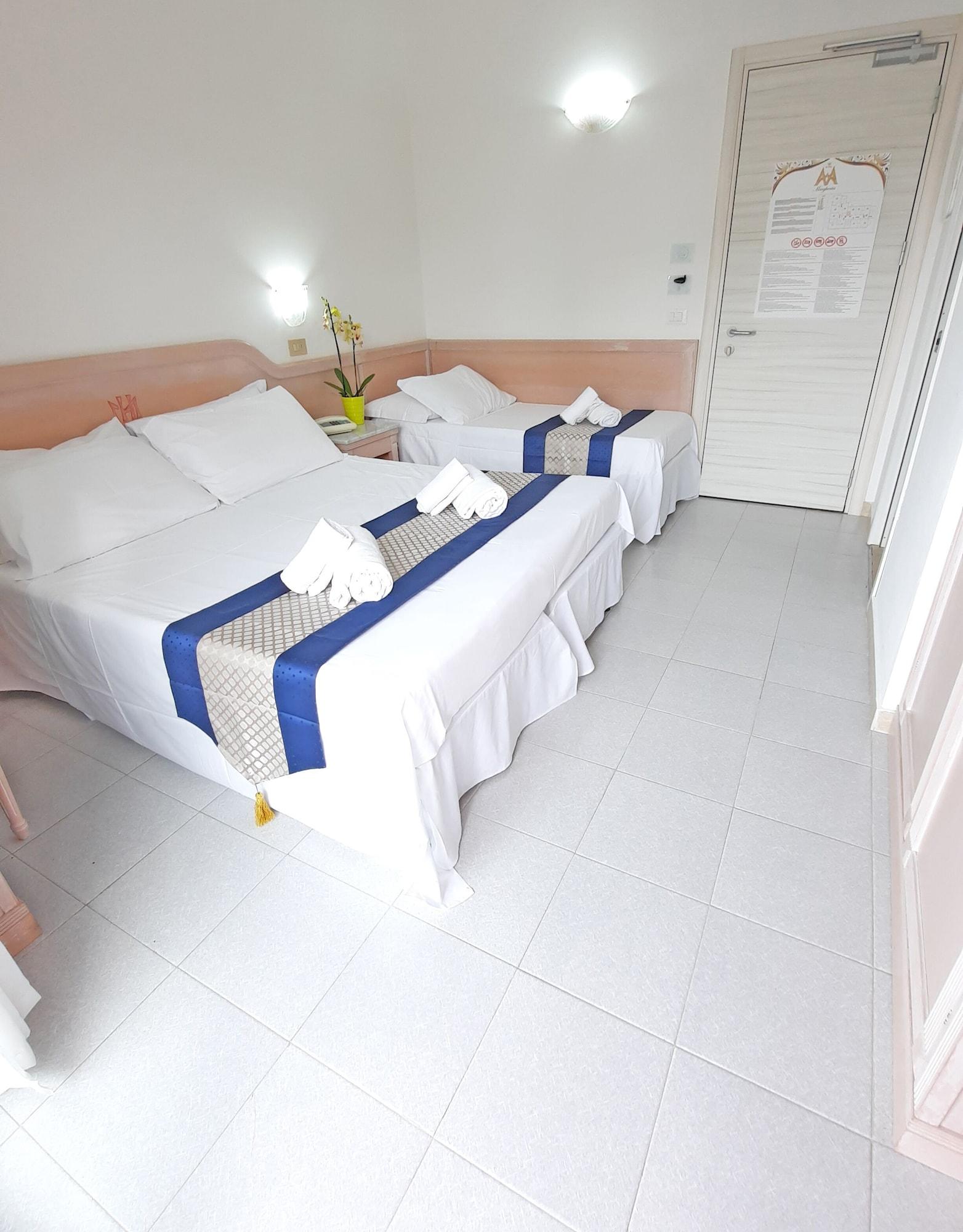 Triple Room Partial Sea View