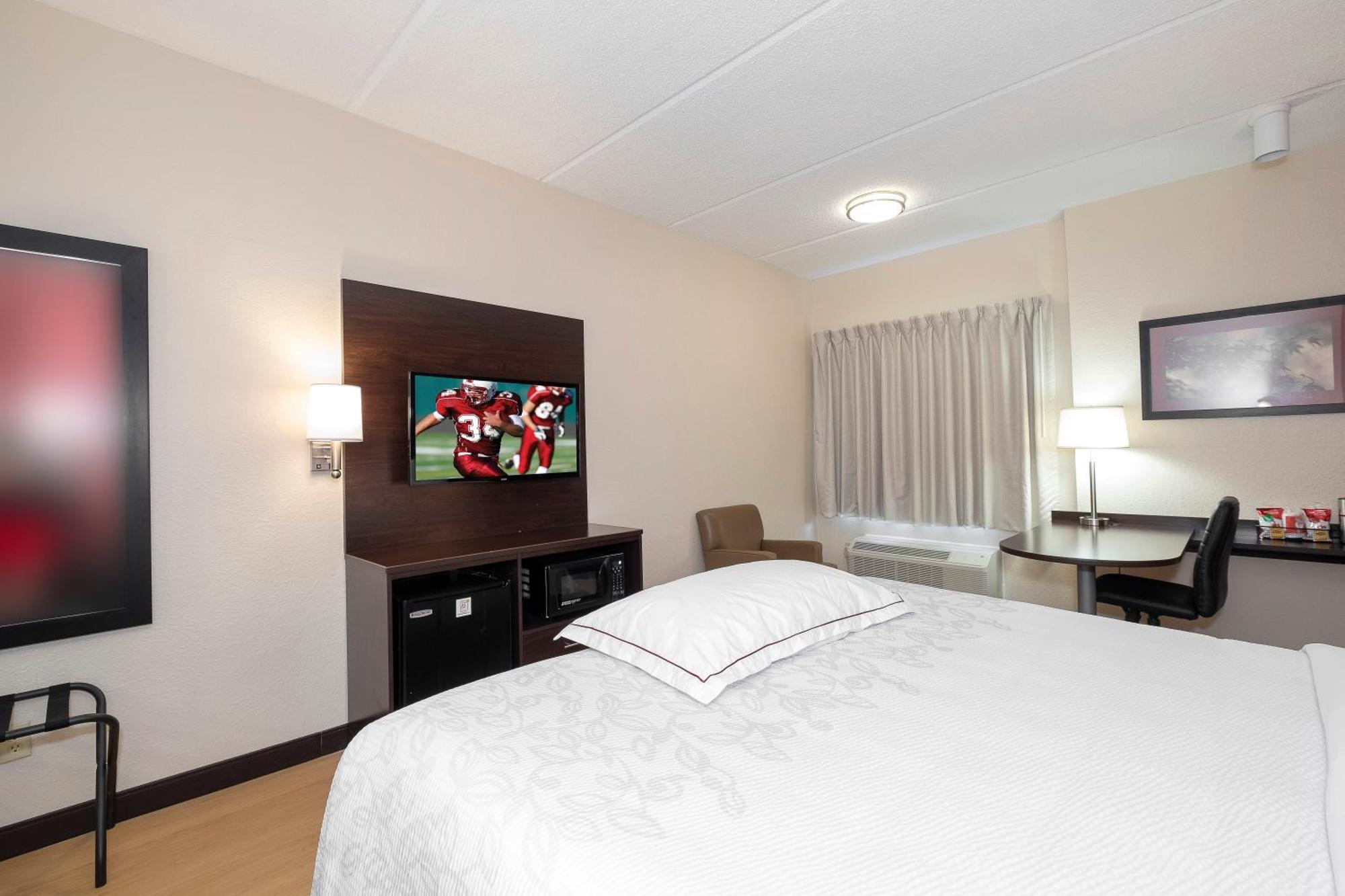 Premium King Room Smoke Free (Upgraded Bedding and Snack Box)