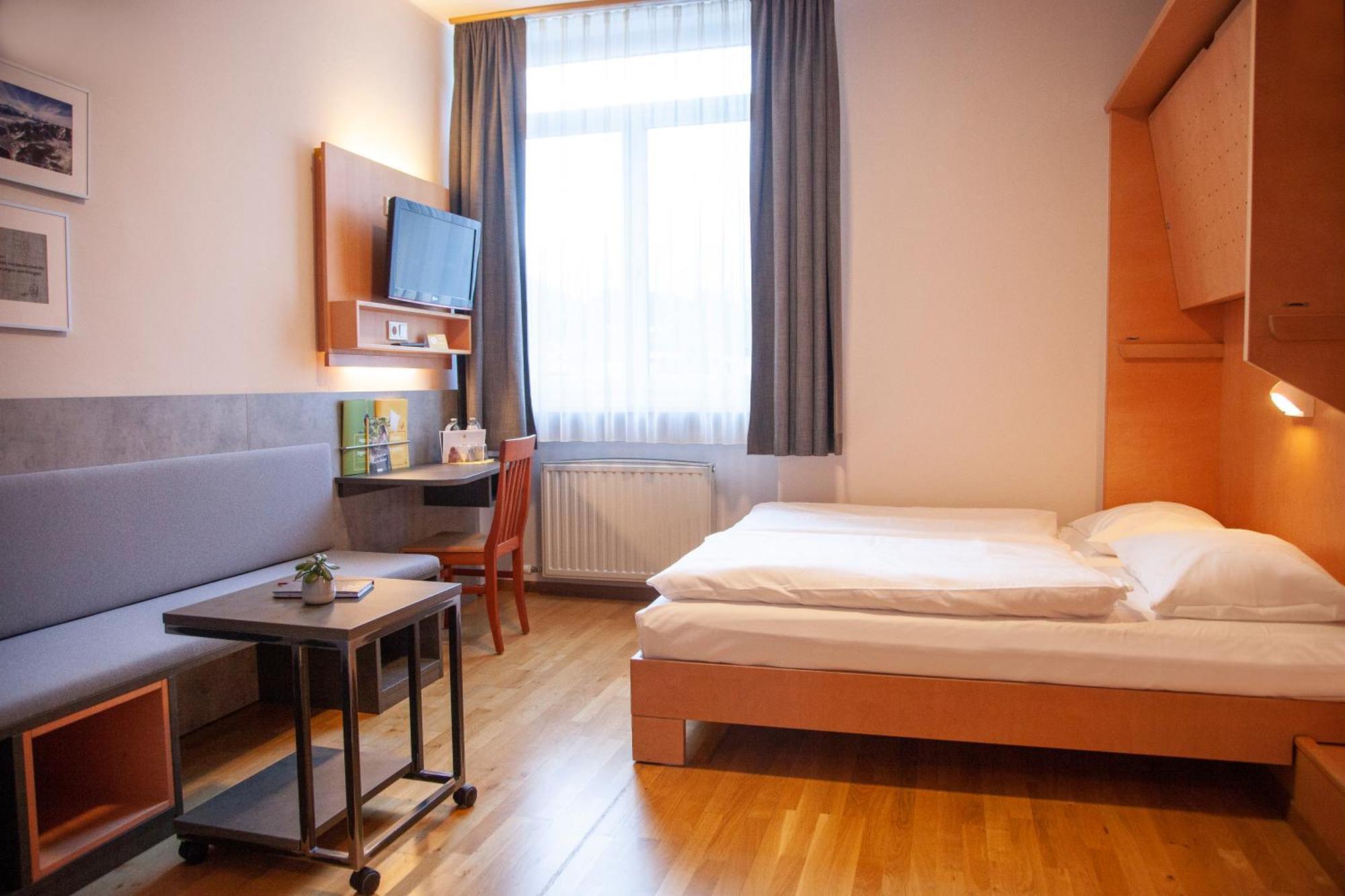 Triple Room,1546514887:JPEG