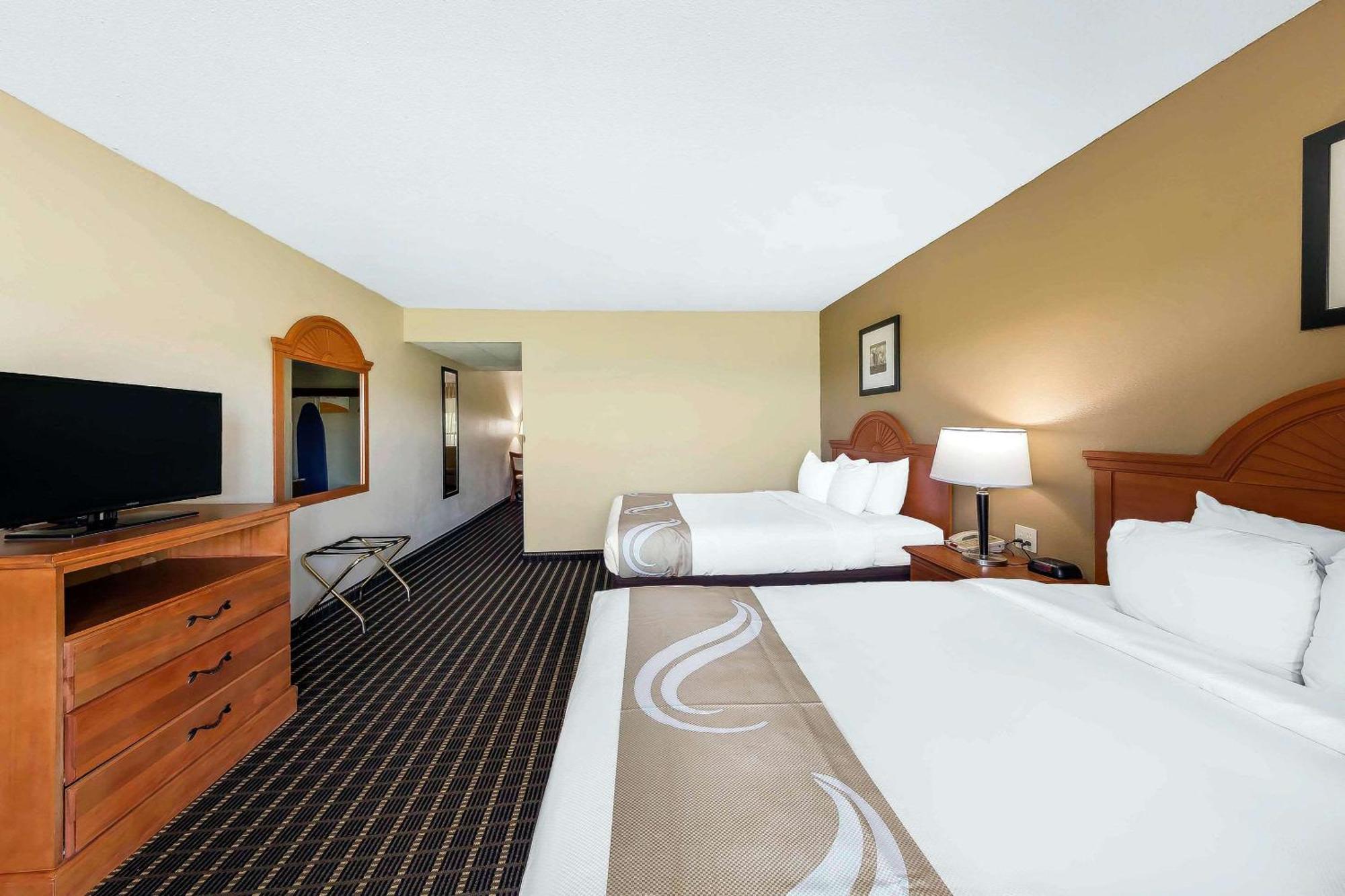 Suite Pool View