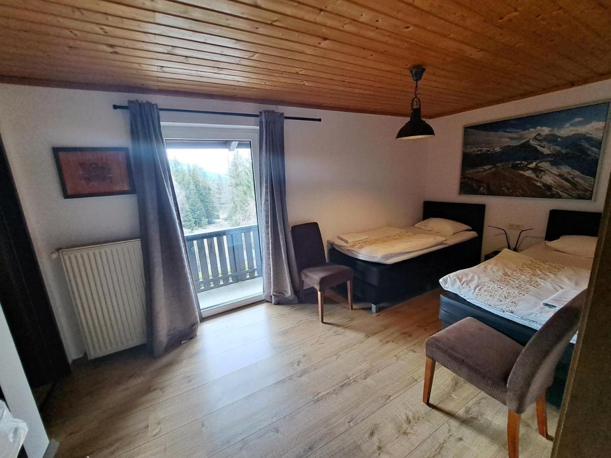 Familienzimmer (2 Erwachsene + 2 Kinder)