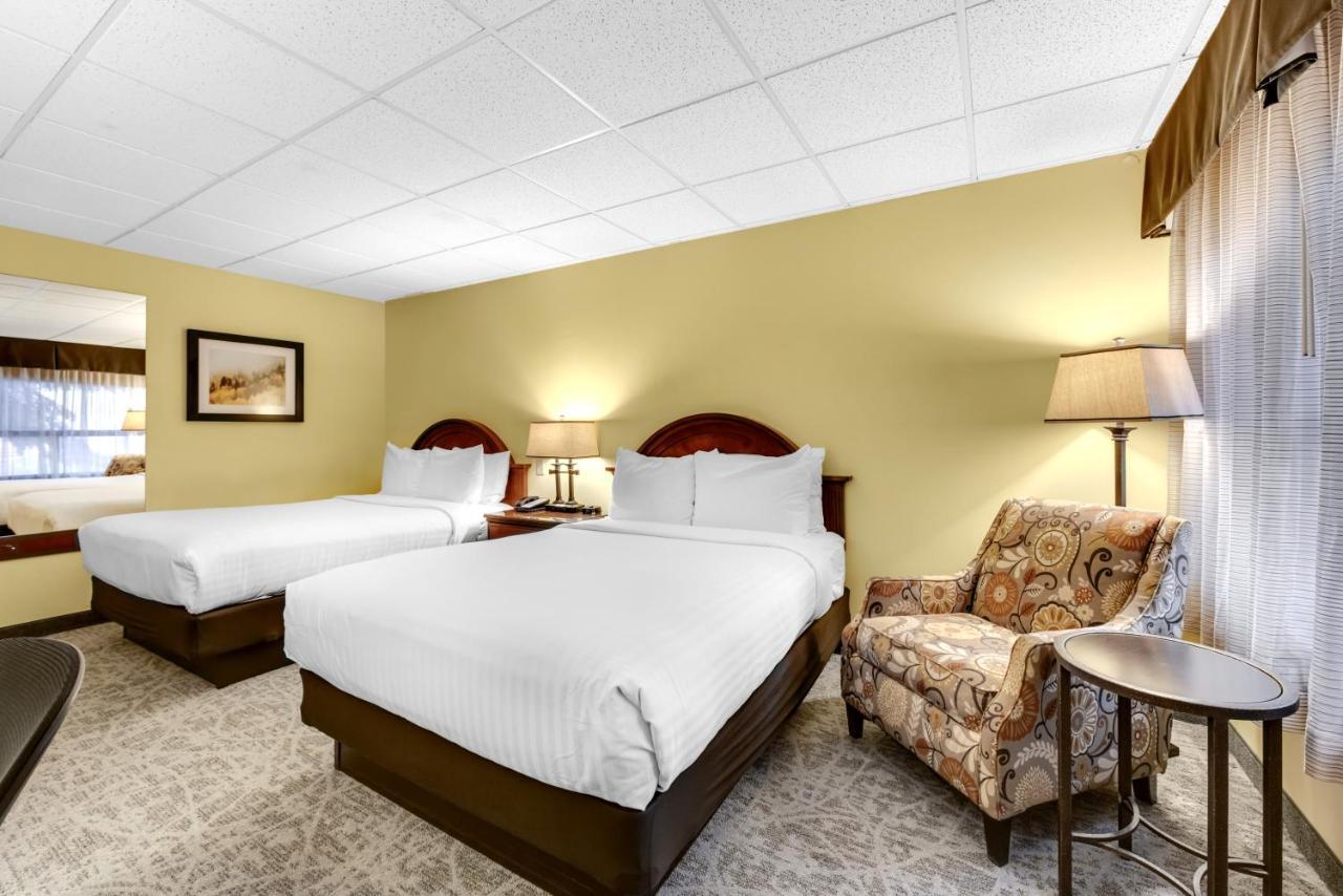 Queen Room Two Queen Beds No pets