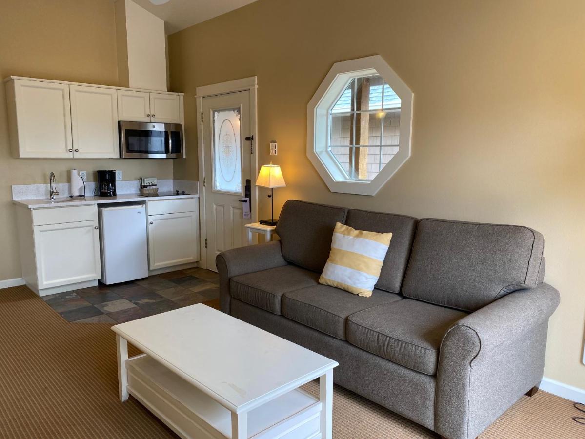 King Suite Sofabed 2nd Floor Non Pet