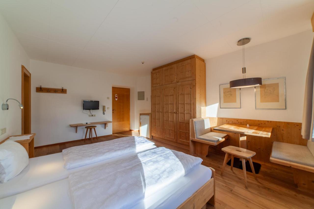 Economy Double or Twin Room,1232918981:JPEG