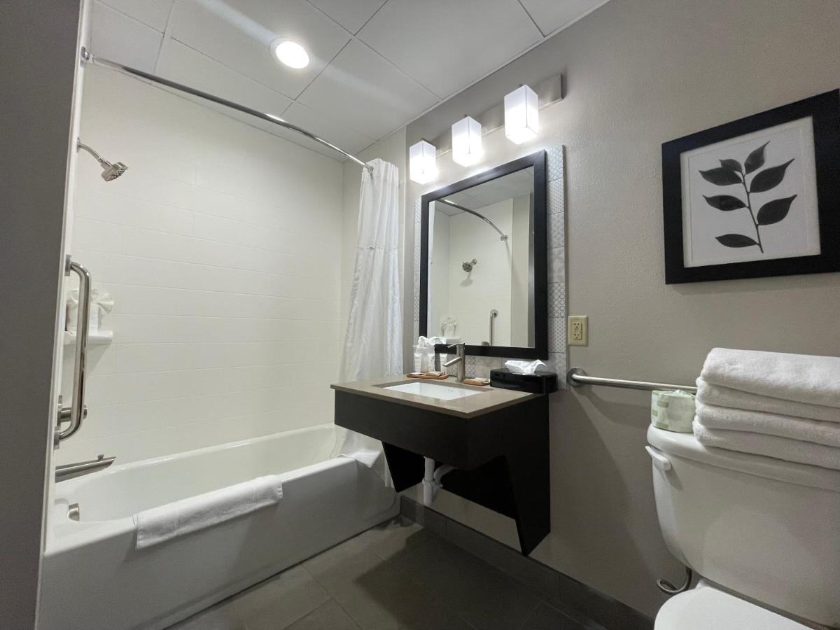 Queen Room Two Queen Beds Disability Access or Non-Smoking
