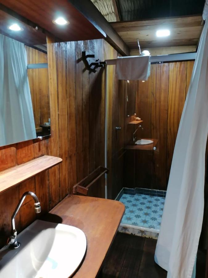 Quarto Quádruplo com Vista do Lago