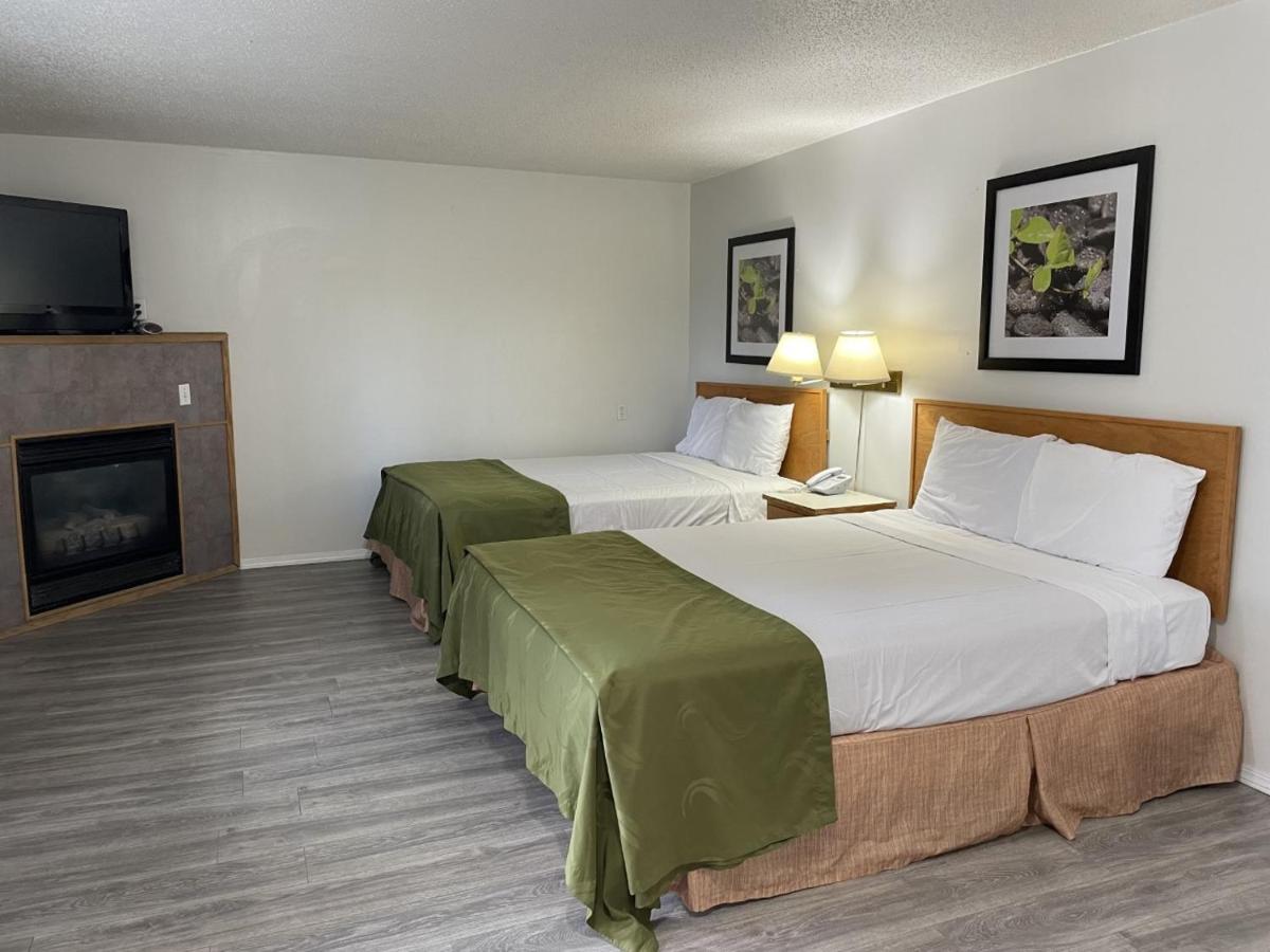 Queen Room Two Queen Beds