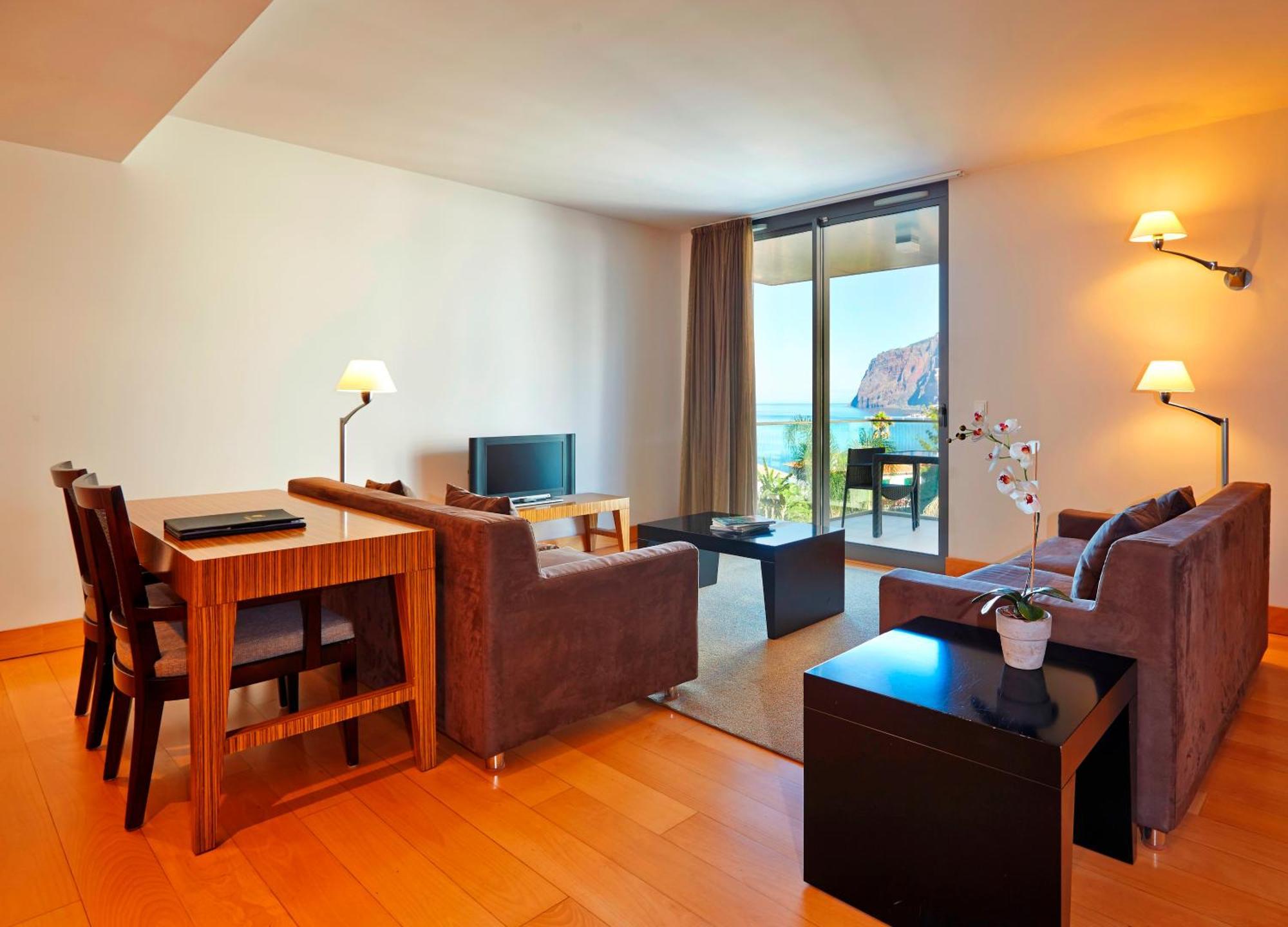 Premium Apartment Side Sea View
