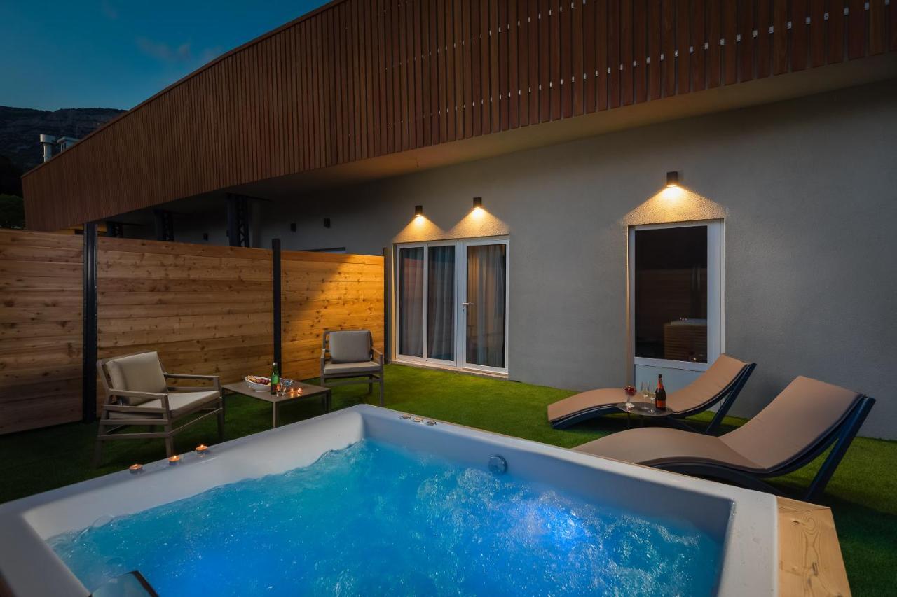Suite Private Garden & Hot Tub