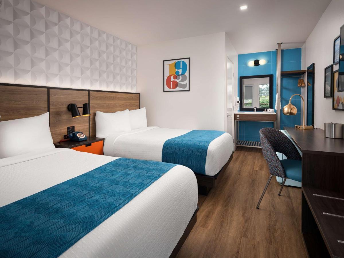 1 Full Bed | ADA or Tub or Micfridge Outdoor Pool