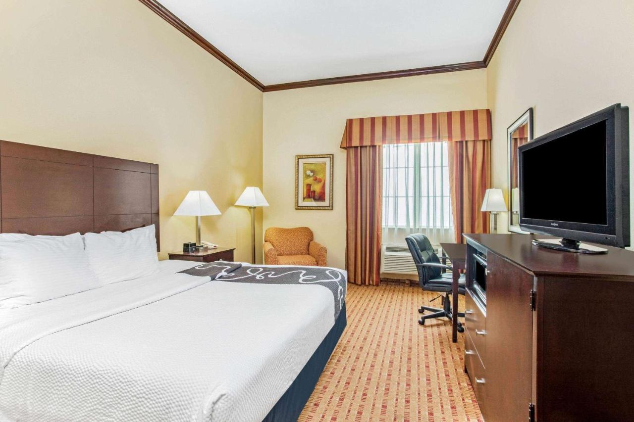 King Room Roll Shower Mobility or Hearing Accessible Non-Smoking