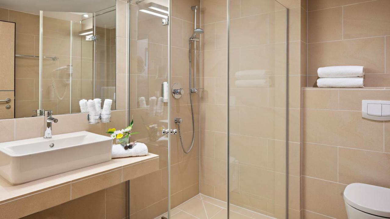 Deluxe Suite mit Whirlpool-Badewanne