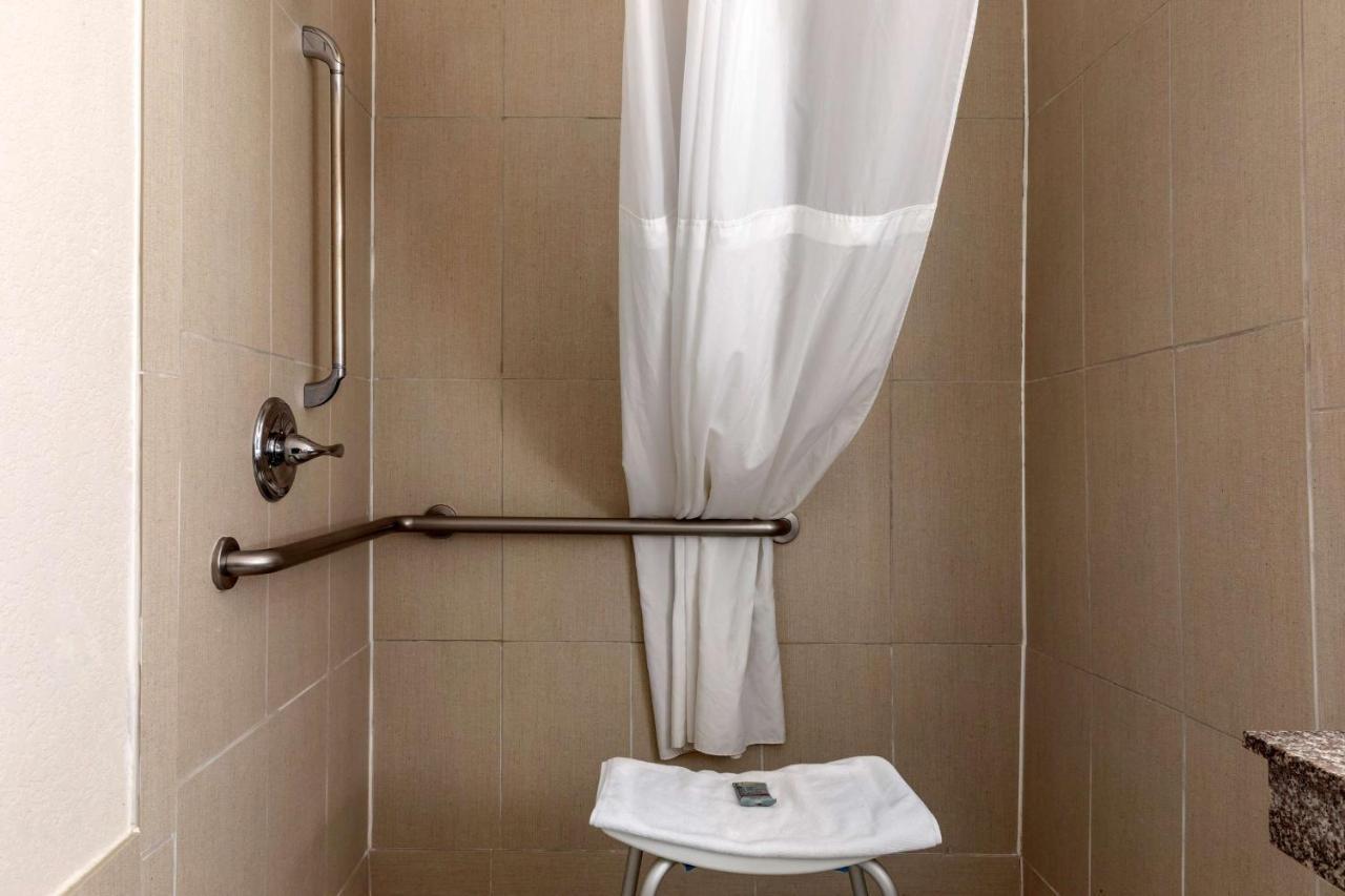 Queen Room Two Queen Beds Roll Shower Mobility Access or Non-Smoking