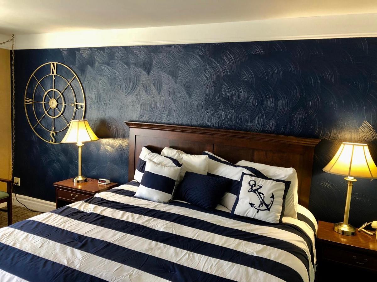 Deluxe King Suite