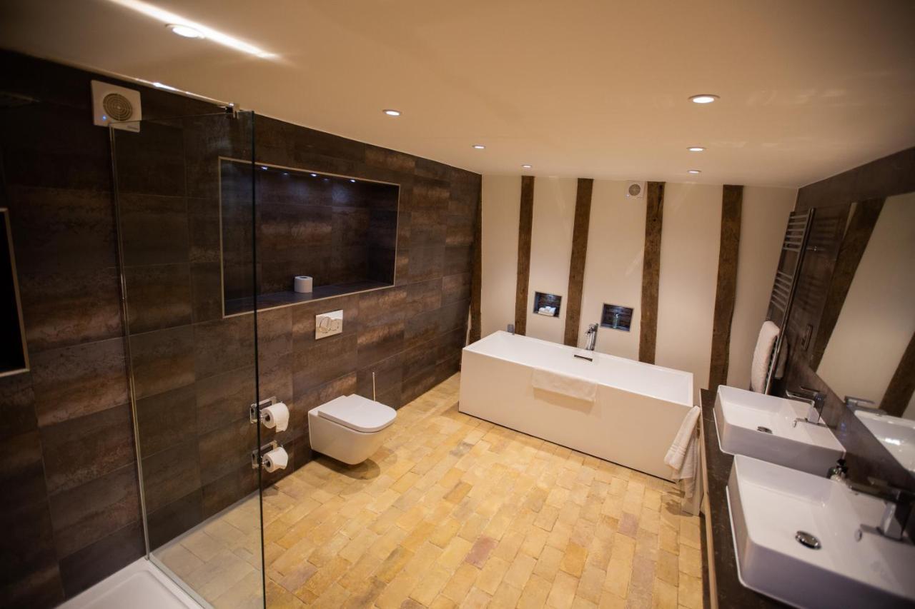 King Suite Spa Bath