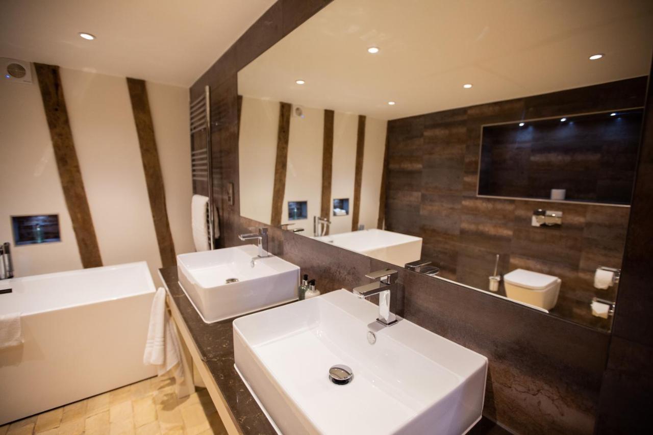 King Suite Spa Bath