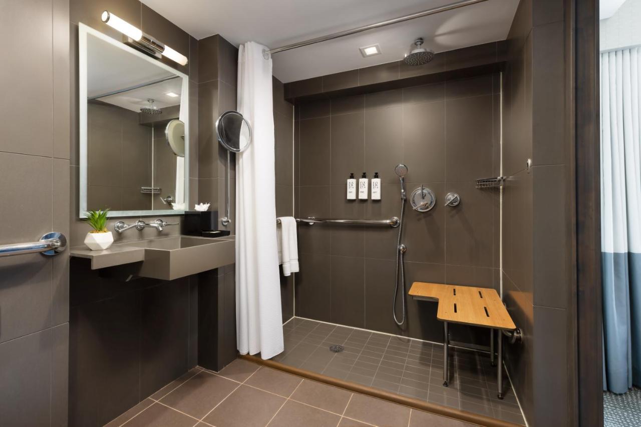 Social City View Accessible King-Roll Shower