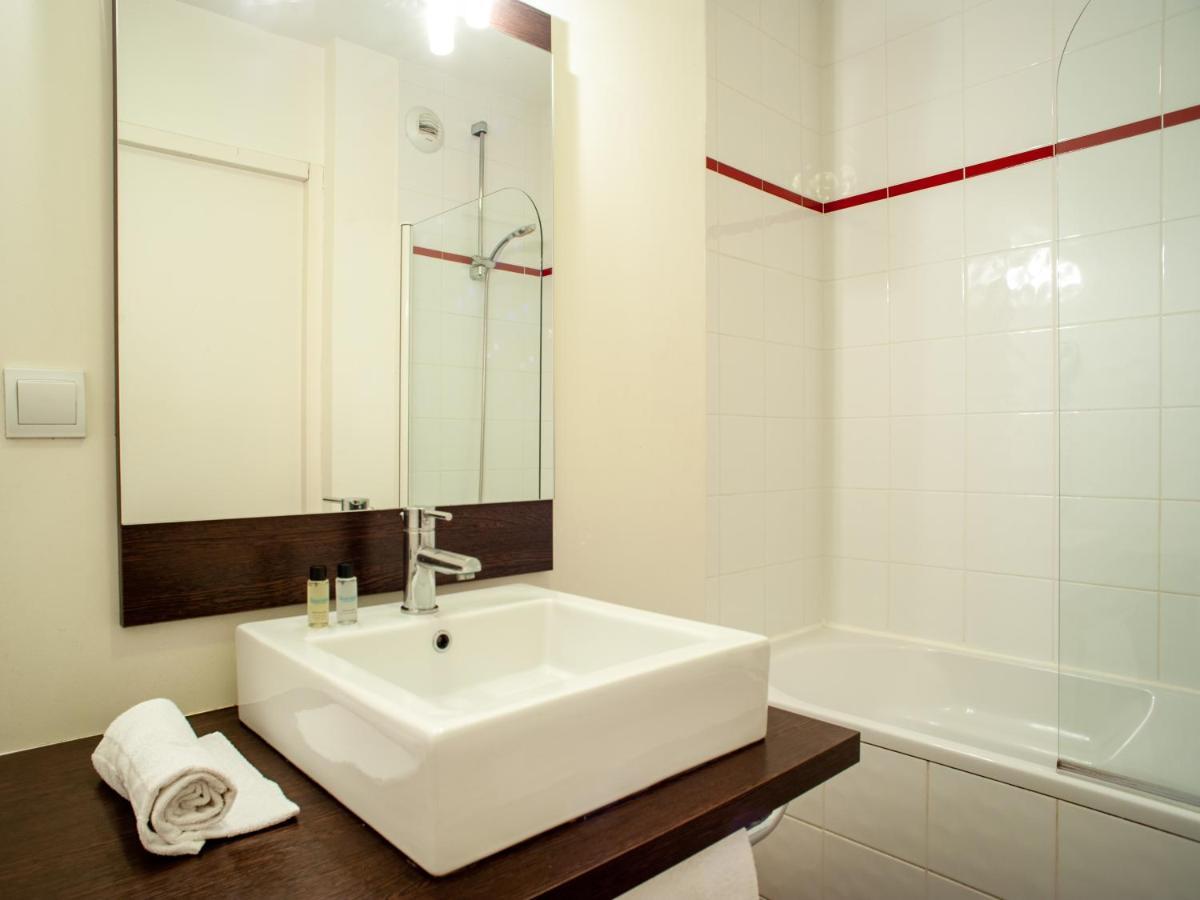 Two-Bedroom Apartment,1247470942:JPEG