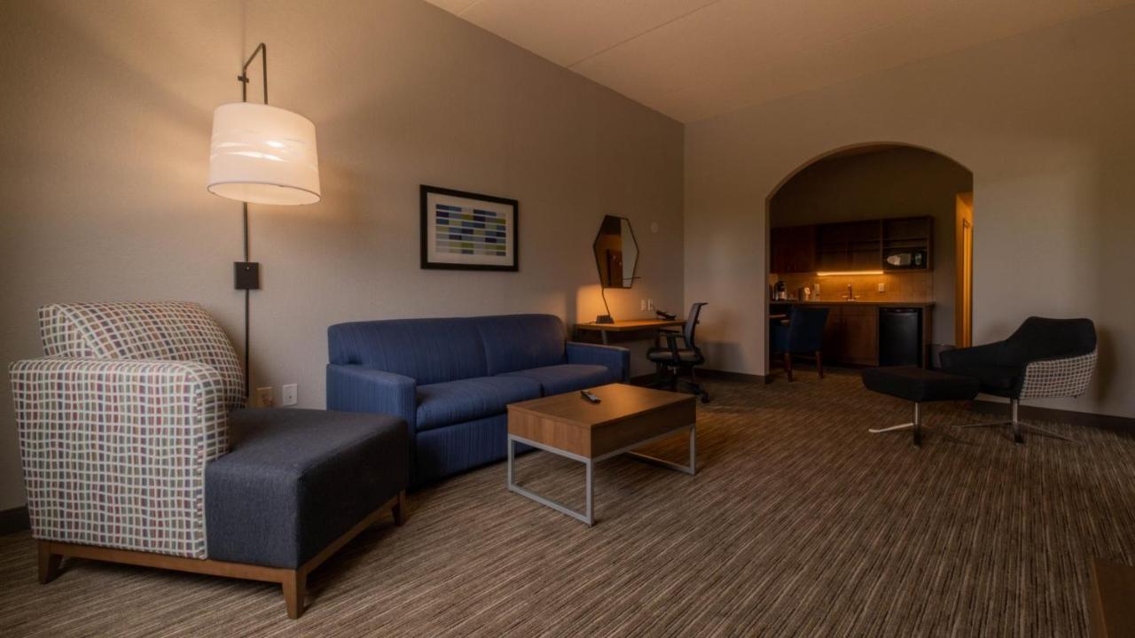 One-Bedroom Suite