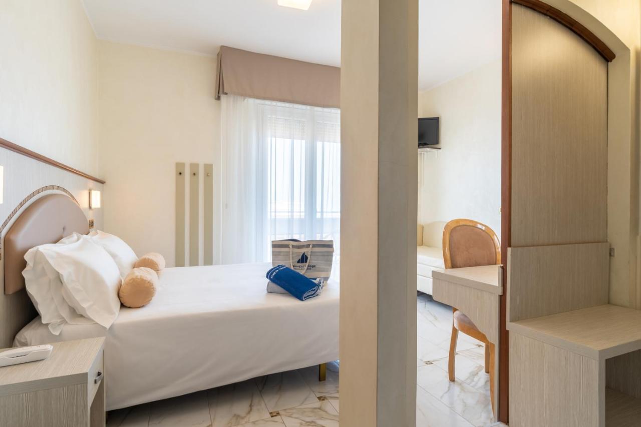 Triple Room,1251598042:JPEG