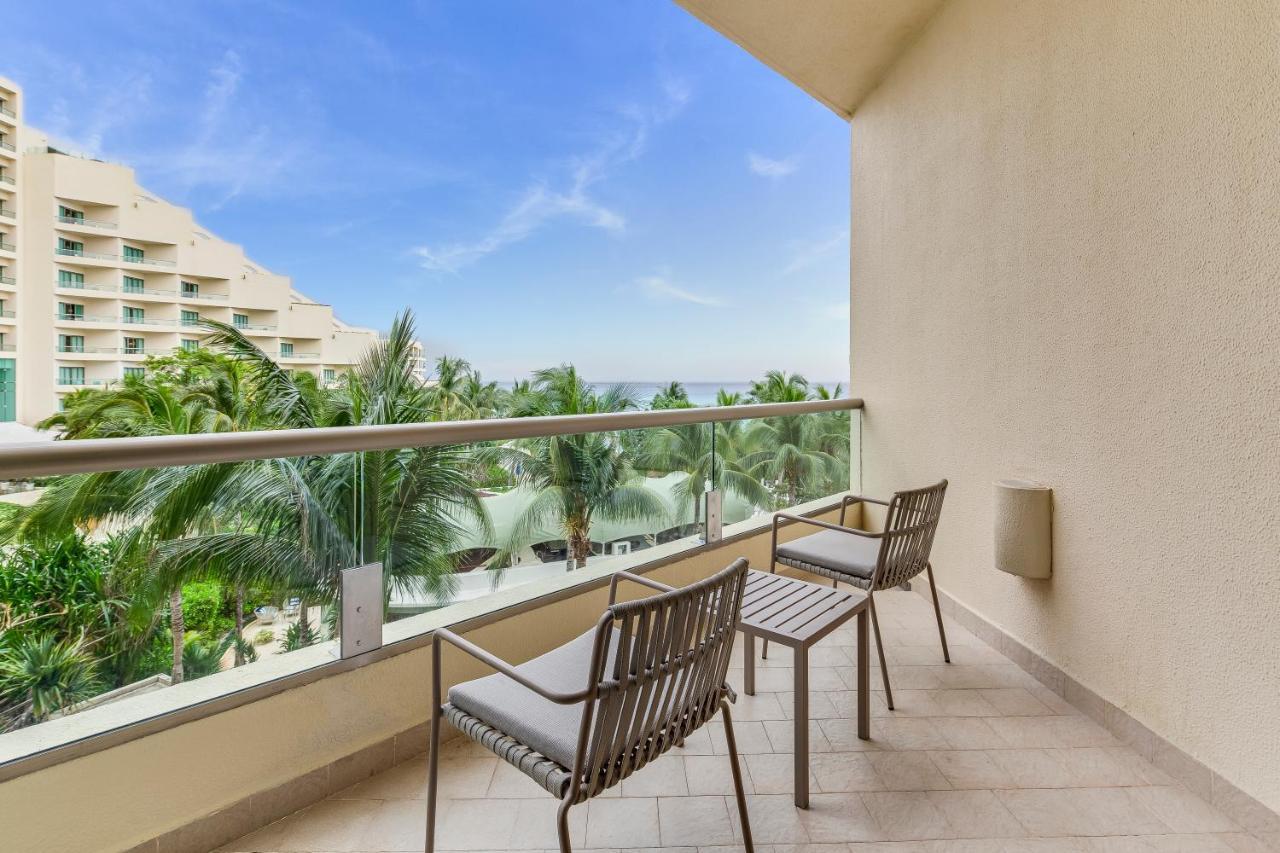 Premium Partial Ocean View 1 King