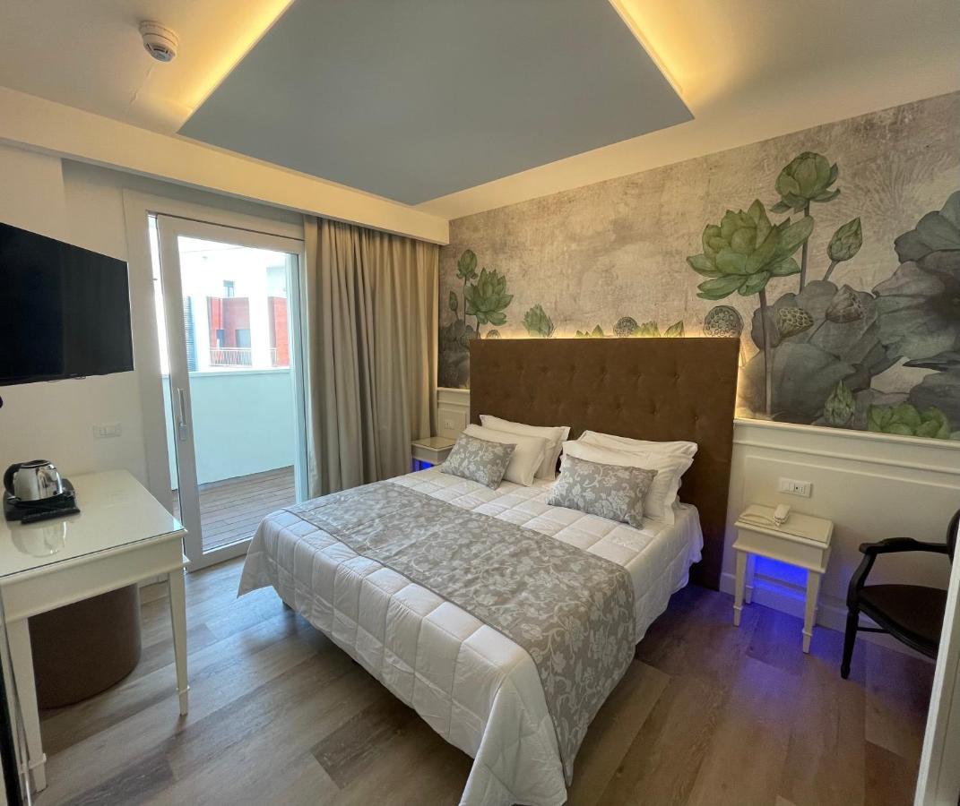 Deluxe Doppel-/Zweibettzimmer mit Balkon