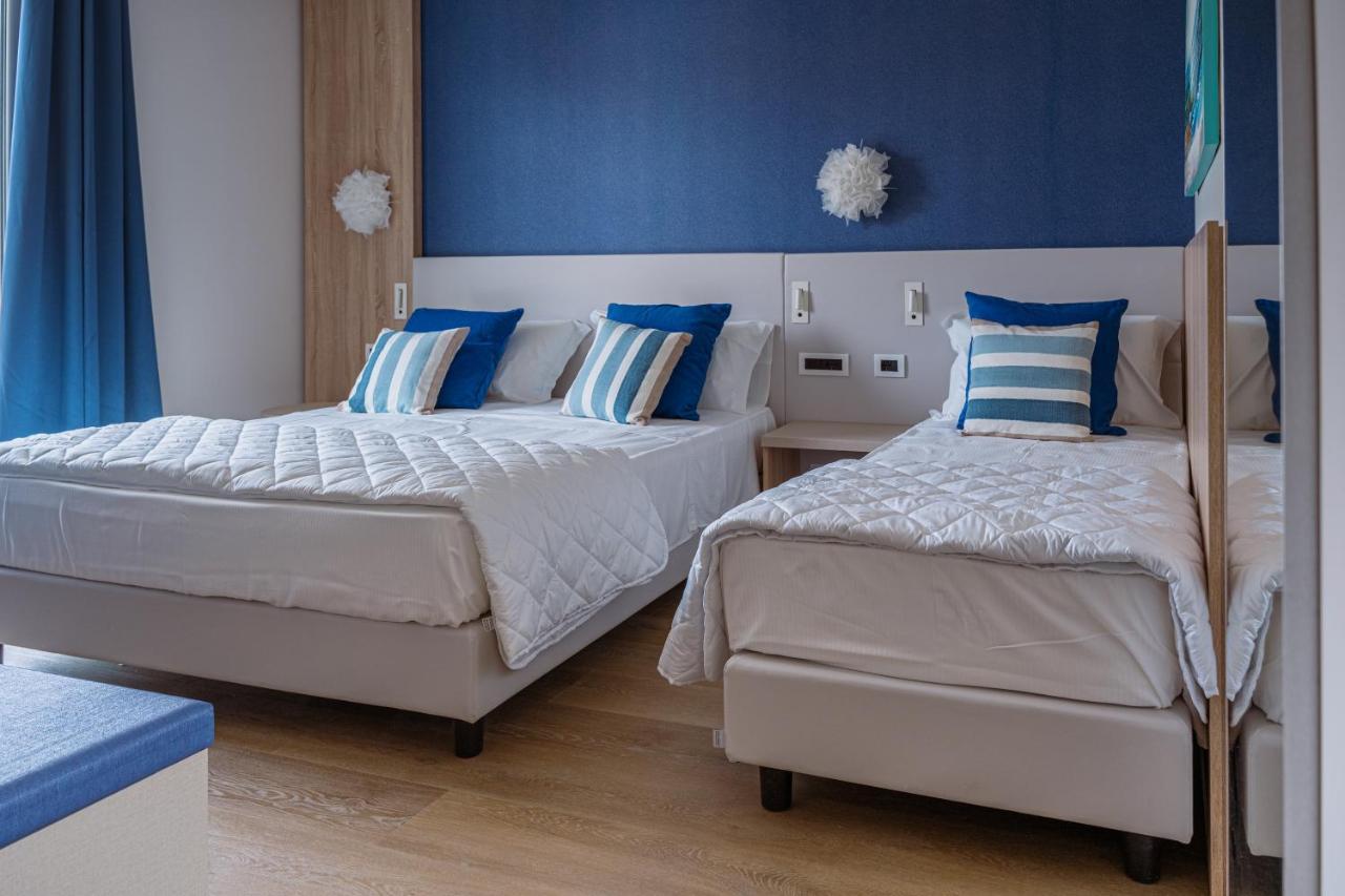 Superior Dreibettzimmer mit seitlichem Meerblick
