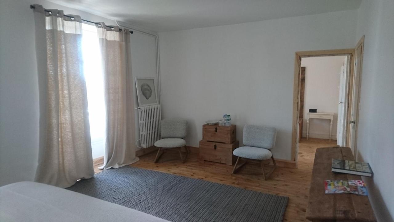 Family Room Bath,1255749427:JPEG