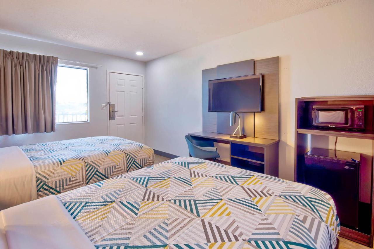 Double Room - Disability Access - Roll In Shower