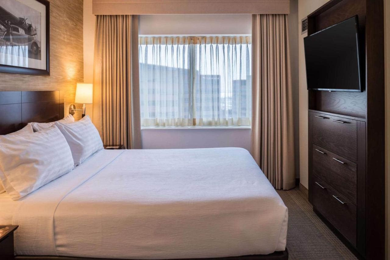Boardroom Queen Suite