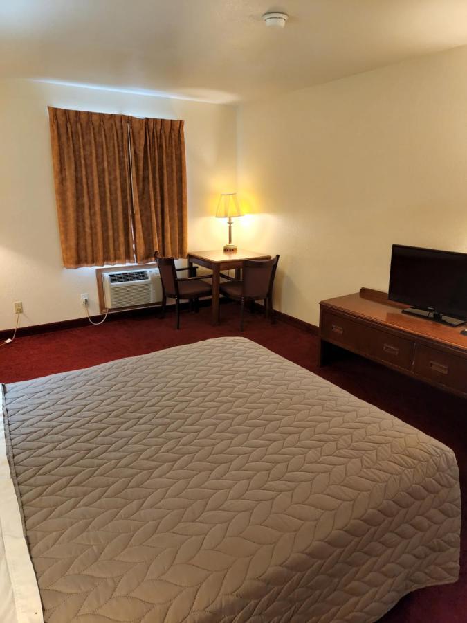 Queen Room Non-Smoking