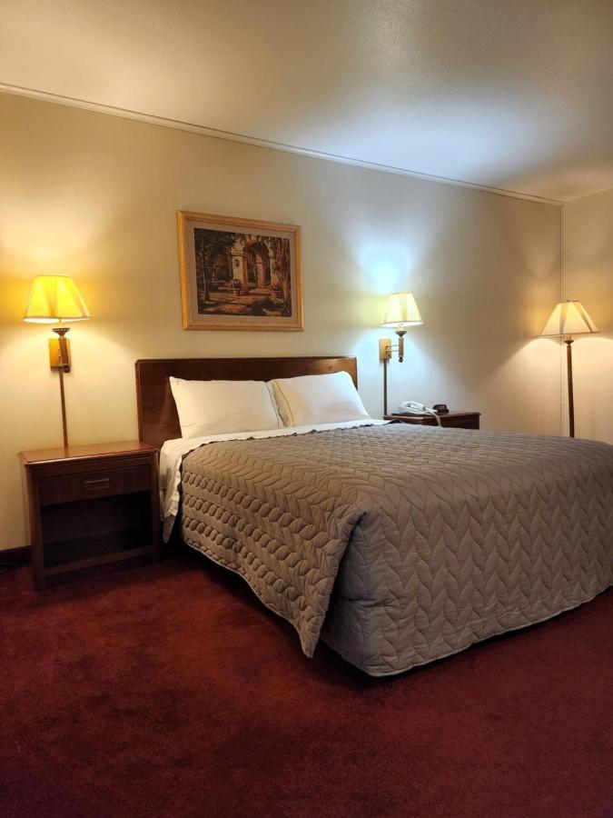 Queen Room Non-Smoking