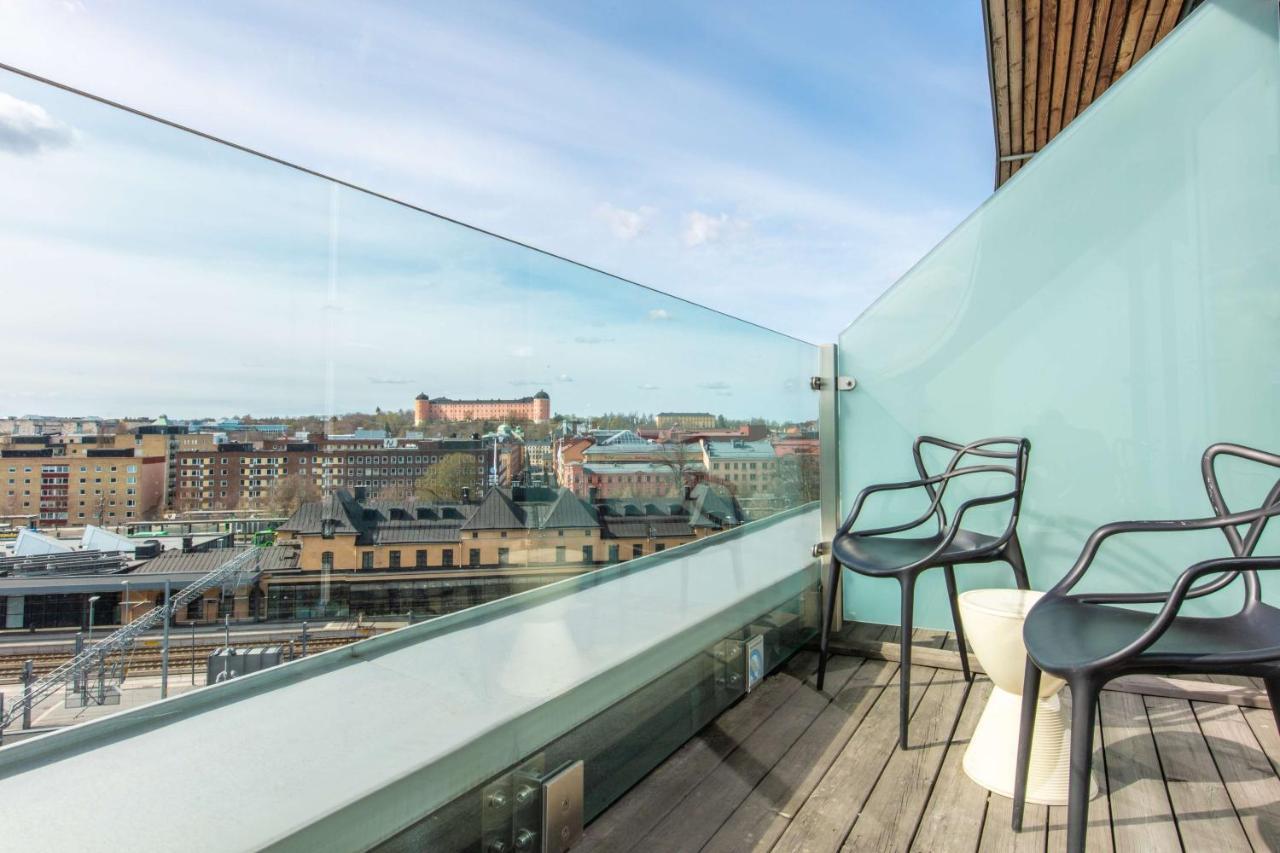 Habitación Estándar con vistas a la ciudad y balcón