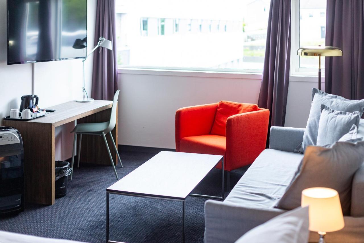 Business Double Room with Sofa Bed - Non-Smoking