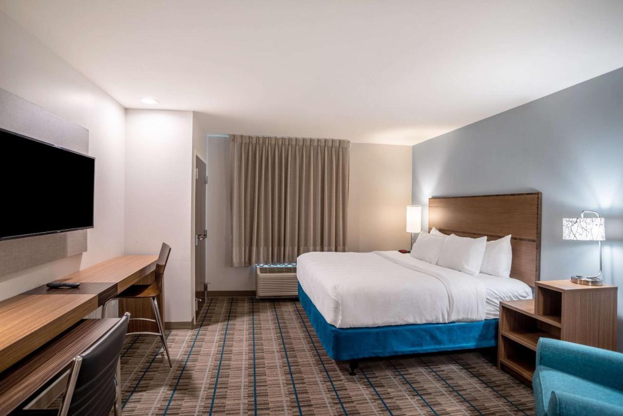 Efficiency King Suite - Accessible/Non Smoking