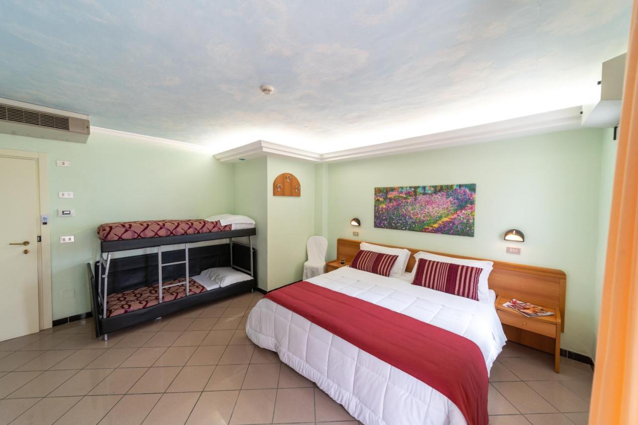 Quadruple Room Sea View