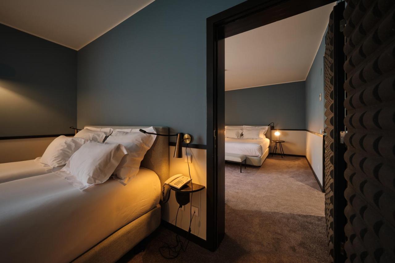 Communicating Rooms,1258933702:JPEG