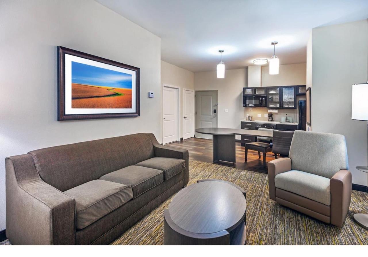 King Room Hearing Access Non-Smoking