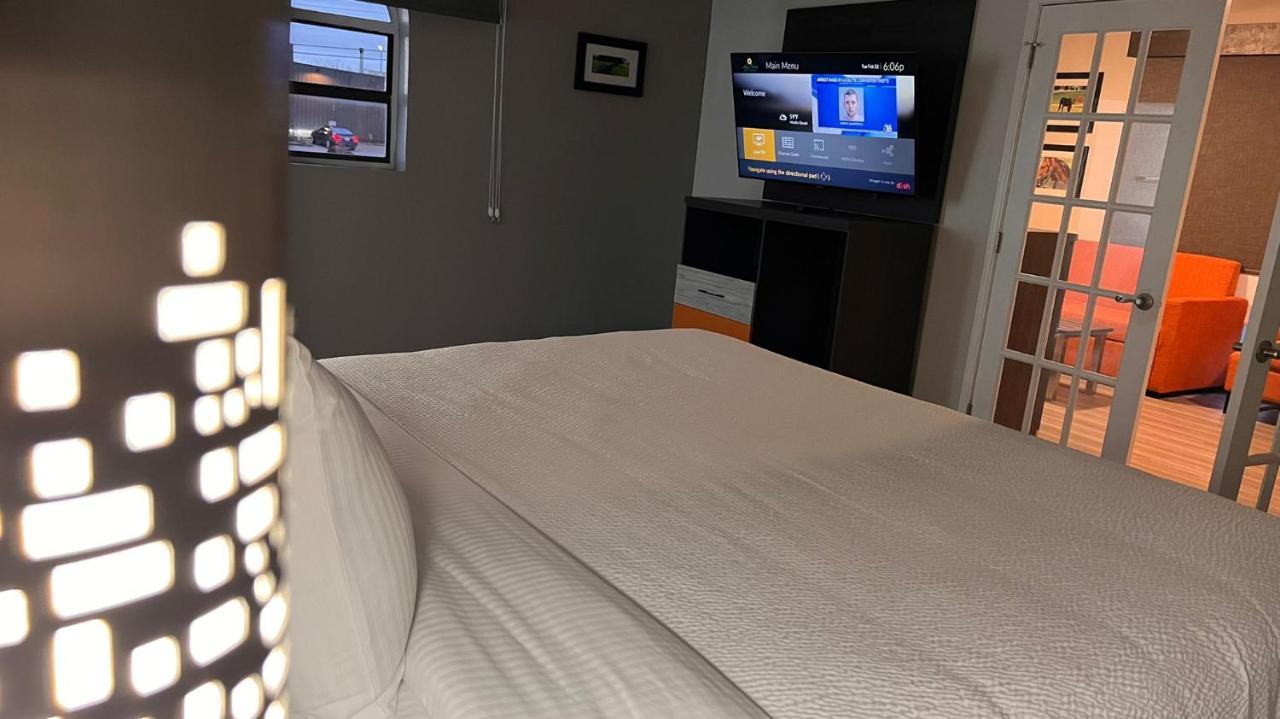 One-Bedroom King Suite Non-Smoking