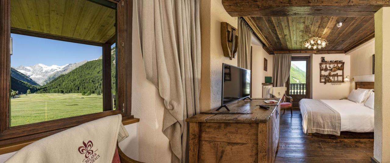 Deluxe Double or Twin Room Mountain View
