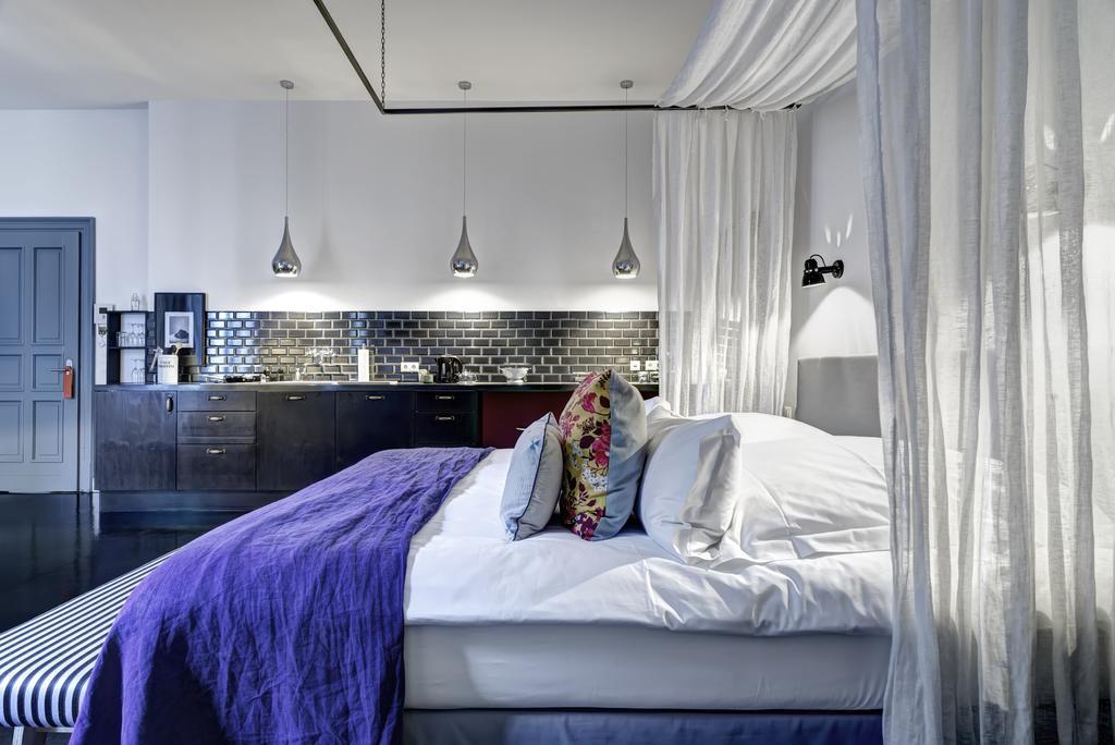 Studio Apartment 3