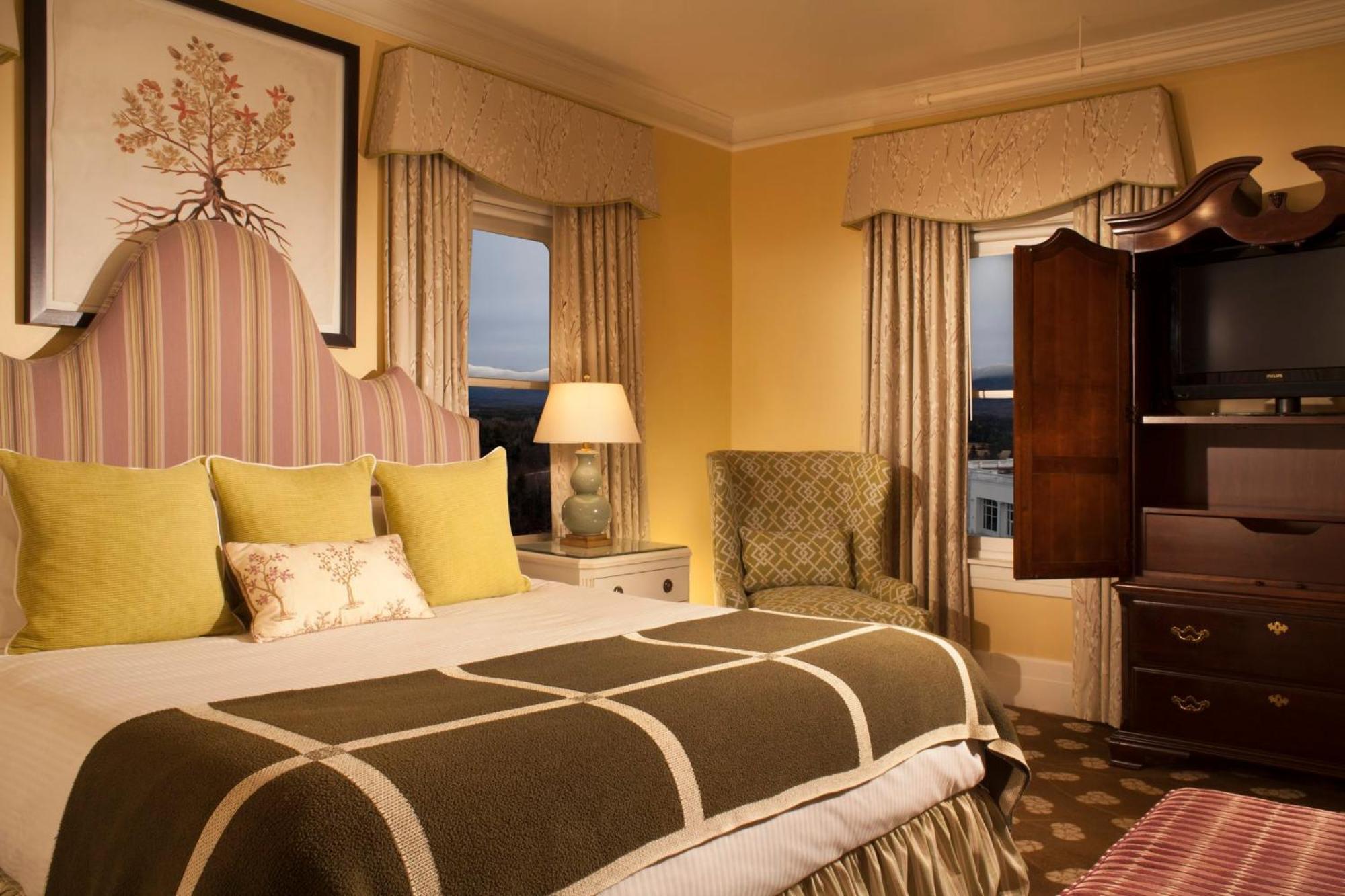 Luxury Tower King Suite - One Bedroom