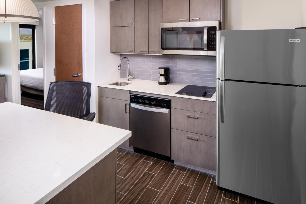 King Studio Suite Kitchen Sofa Bed High Floor