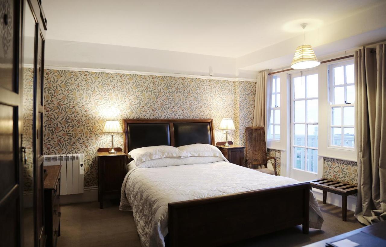 Double Room Private Bathroom