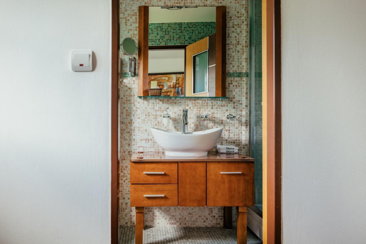 One-Bedroom King Suite Disability Access