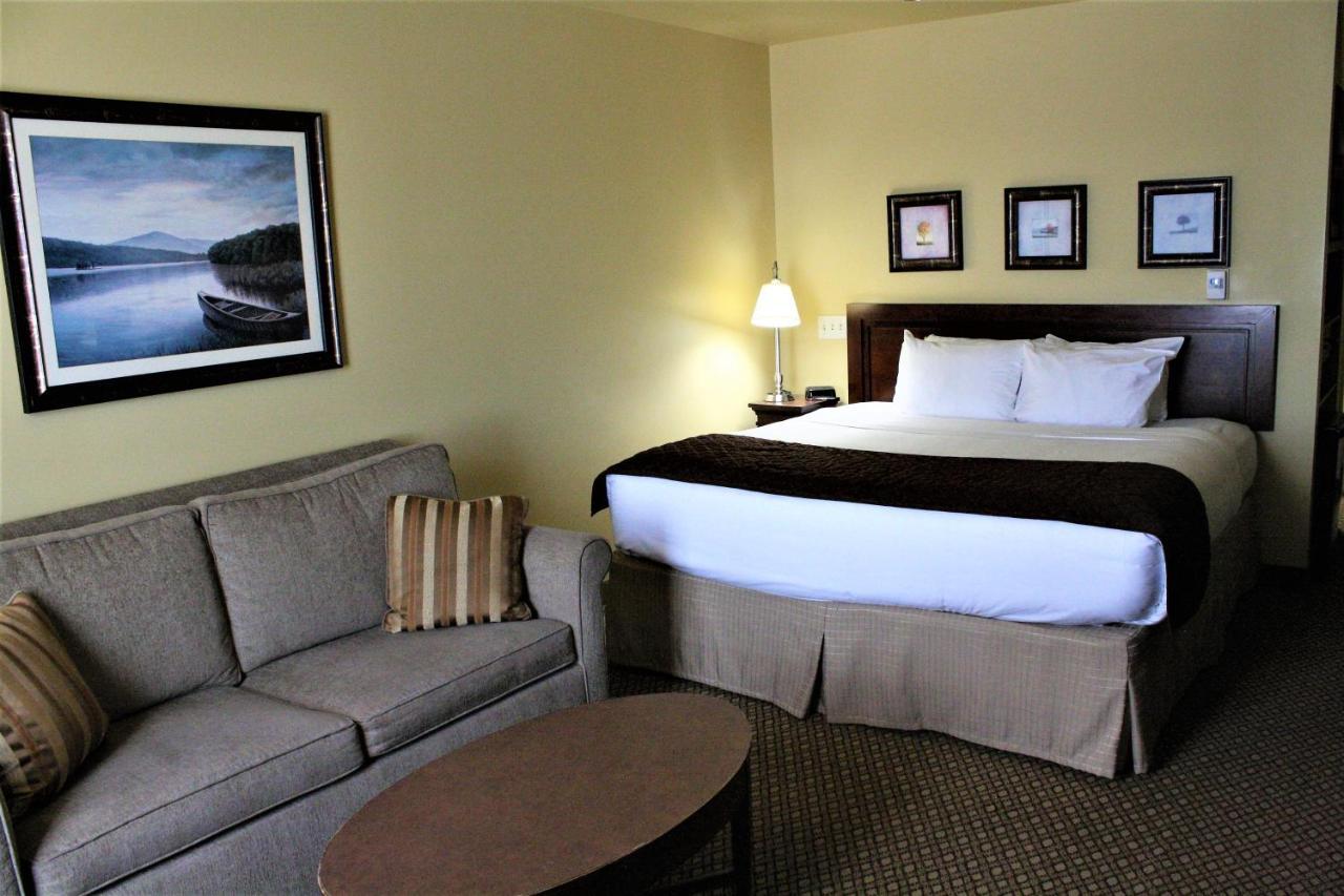 Premium King Room with Sofa-Bed - Non-Smoking