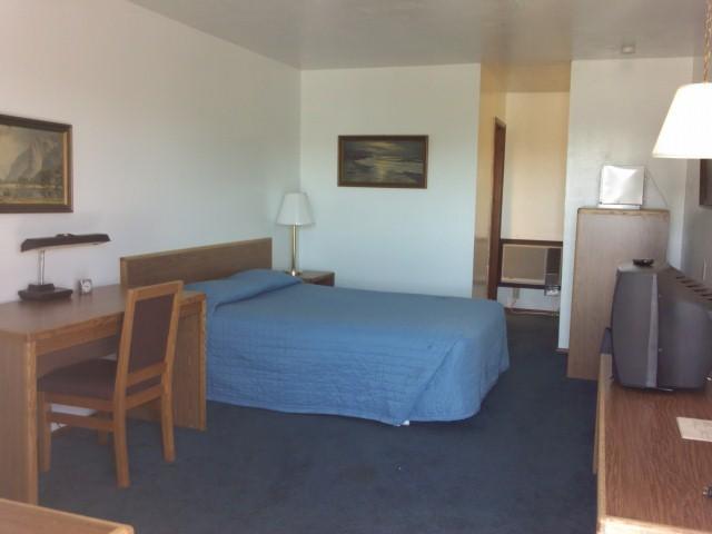 Queen Room - Non-Smoking