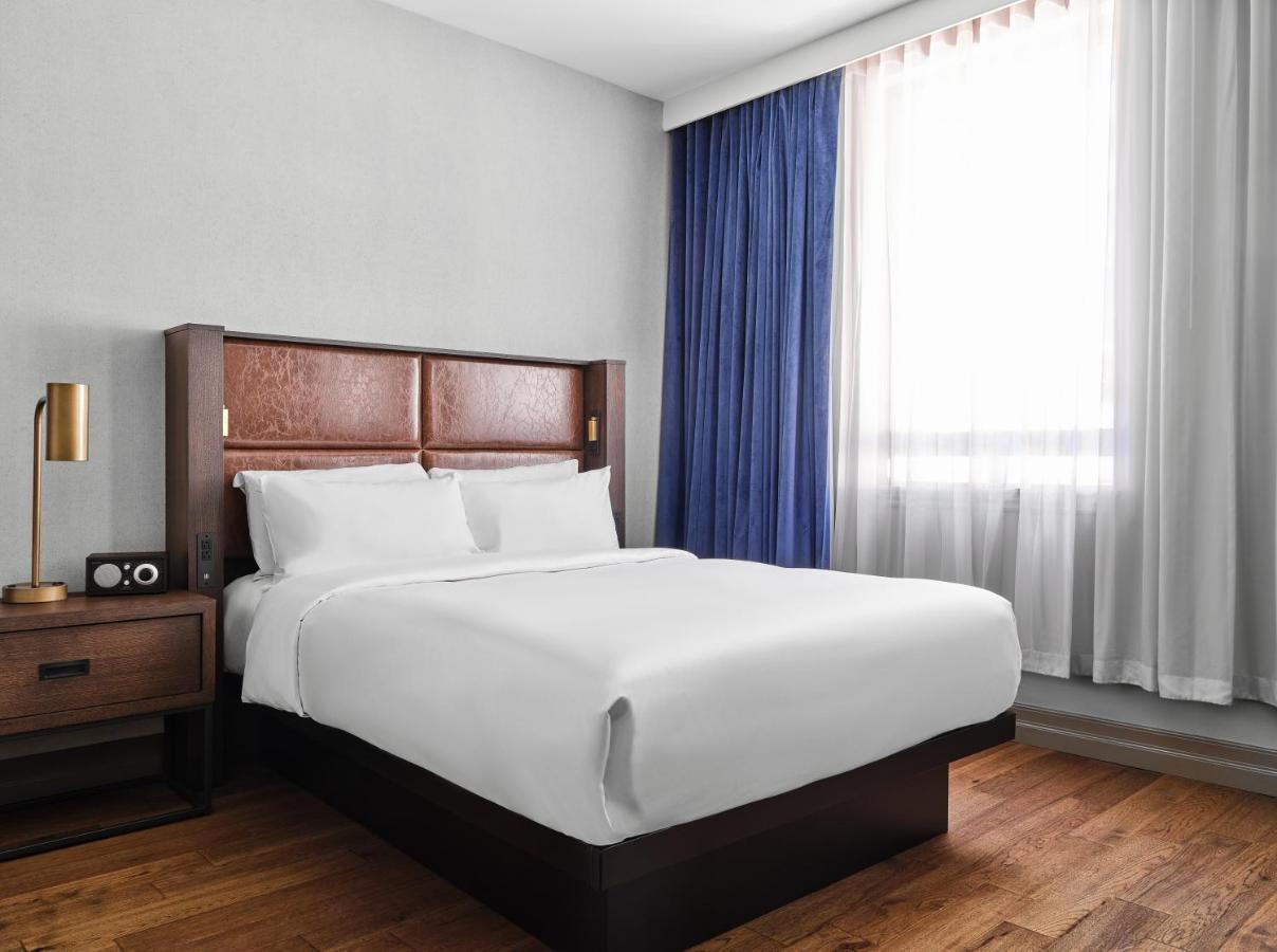 Deluxe Queen Murphy Bed