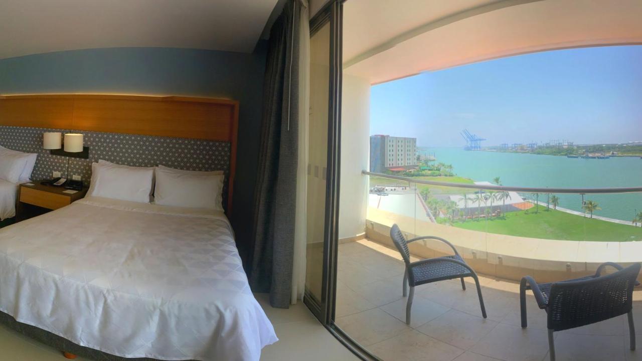 Habitación Estándar con cama grande y vistas al río